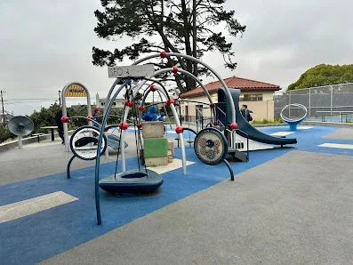 Carl Larsen Park photo 4