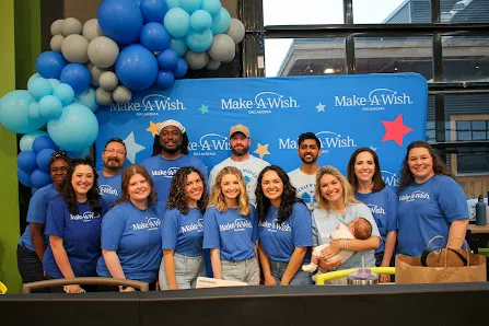 Chicken N Pickle - Oklahoma City photo 2