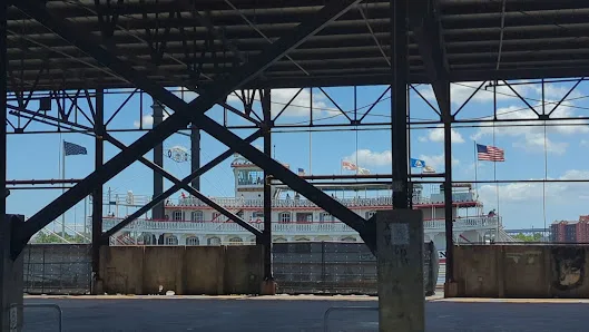 Crescent Park photo 2