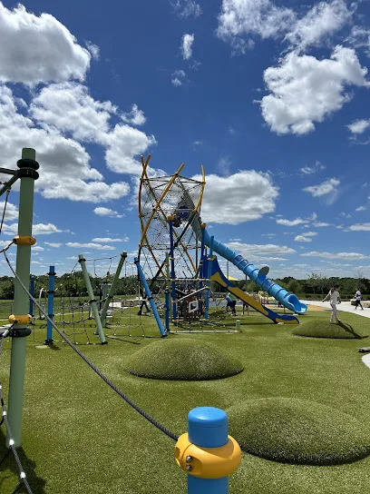 Family Park - Pickbleball Courts, Playground + Aquatic Center