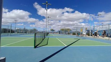 Kino-Pickleball Courts