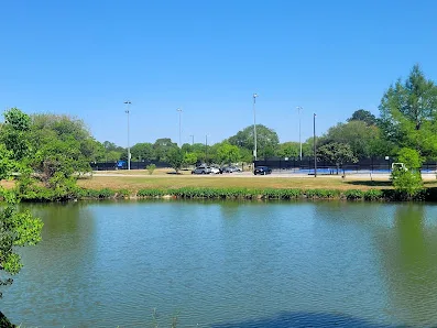 Lake Meyer Park - Pickleball courts