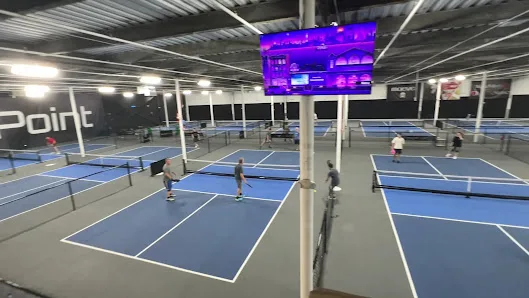 Pin Point Indoor Pickleball & Golf photo 3