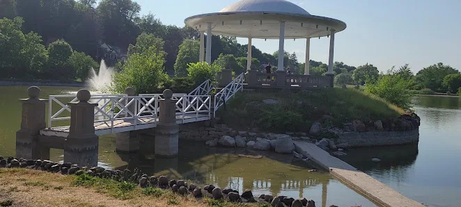 Upper Onondaga Park photo 2